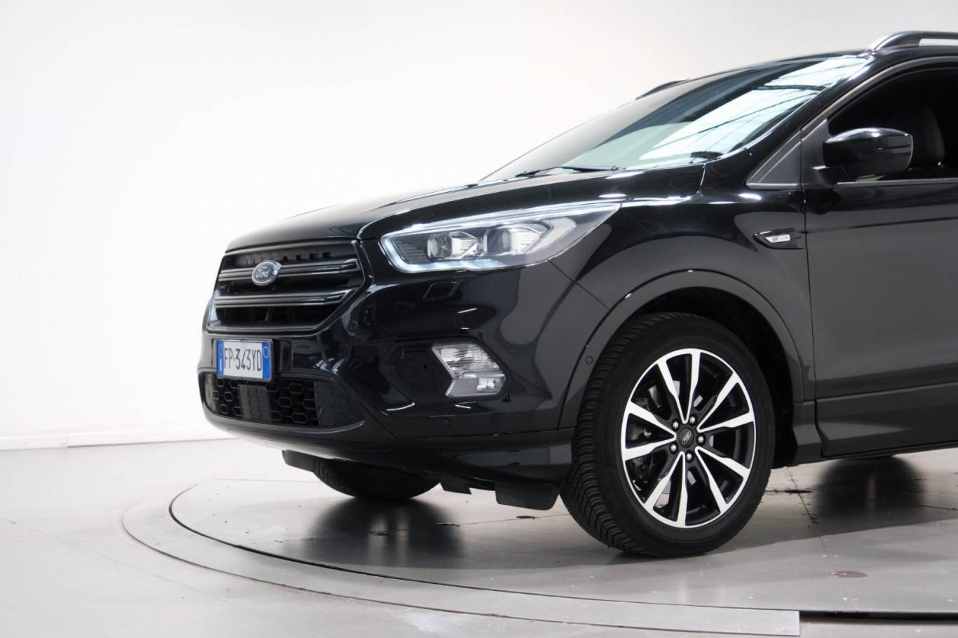 FORD Kuga 11