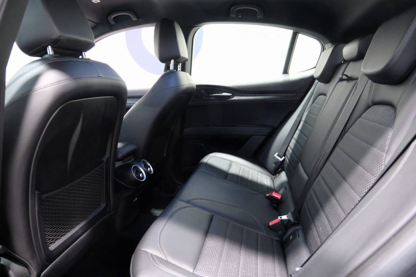 ALFA ROMEO Stelvio 37