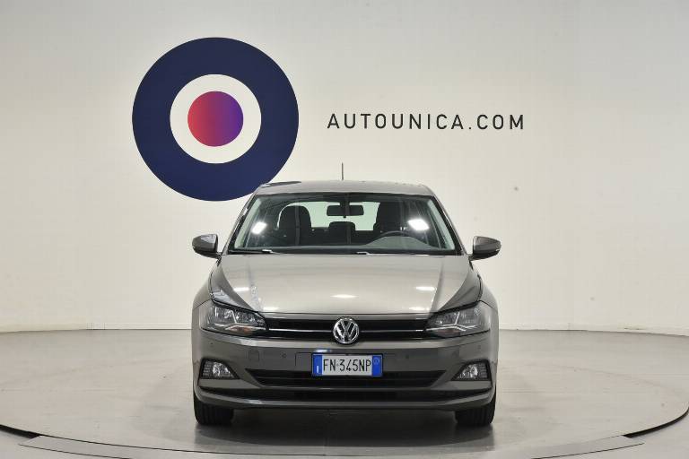 VOLKSWAGEN Polo 5