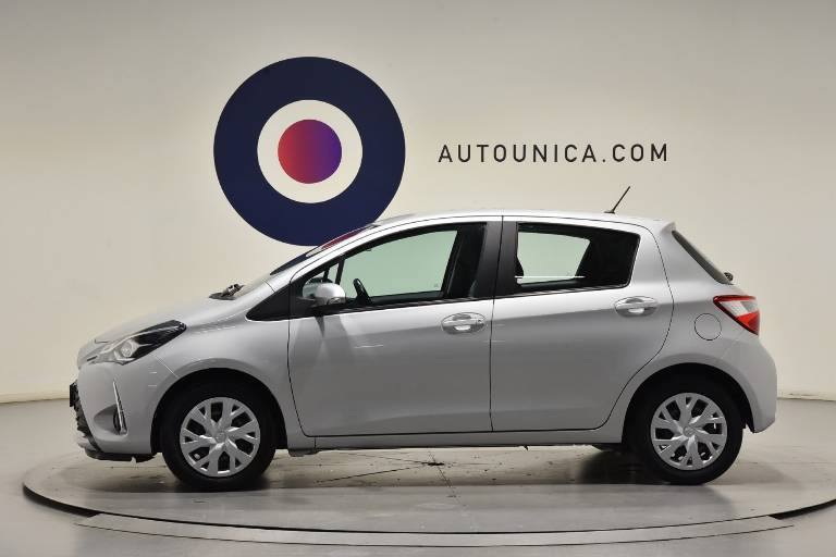 TOYOTA Yaris 16