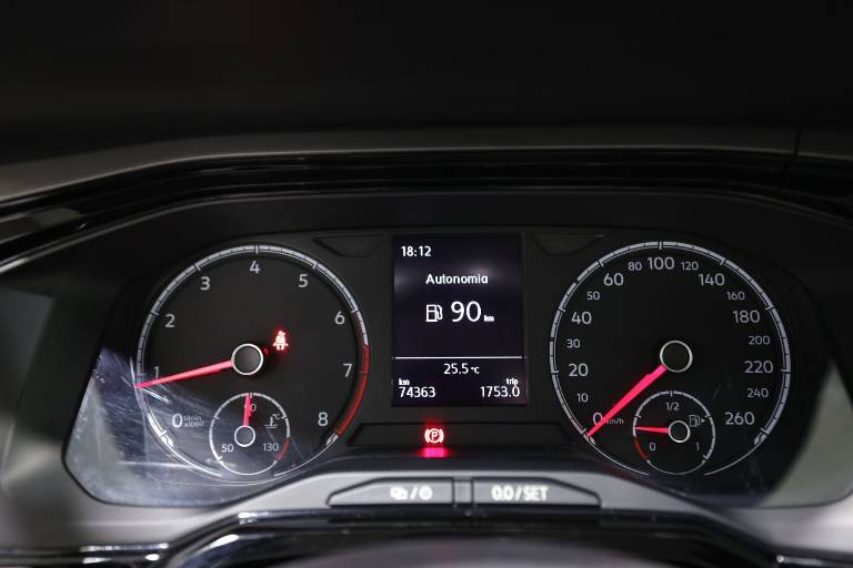 VOLKSWAGEN Polo 20