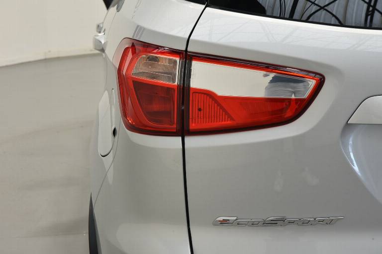 FORD EcoSport 13
