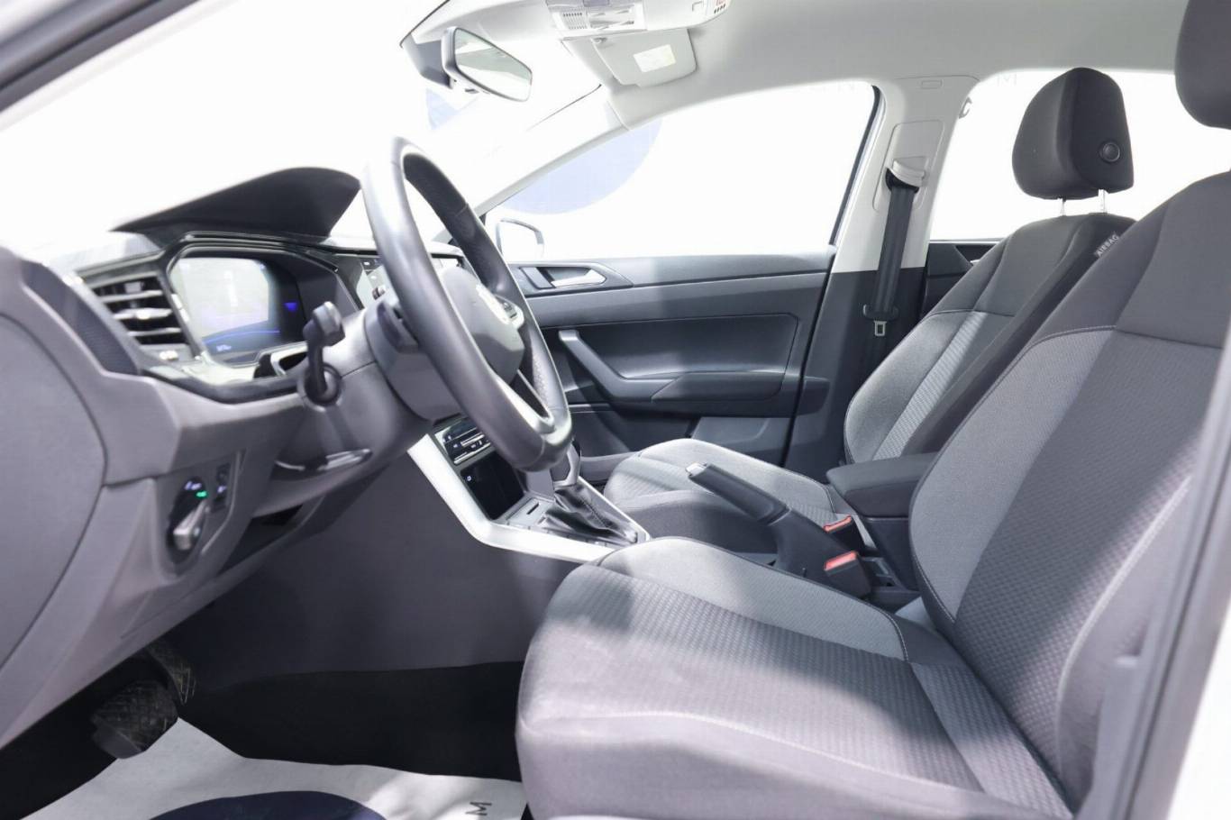 VOLKSWAGEN Polo 20