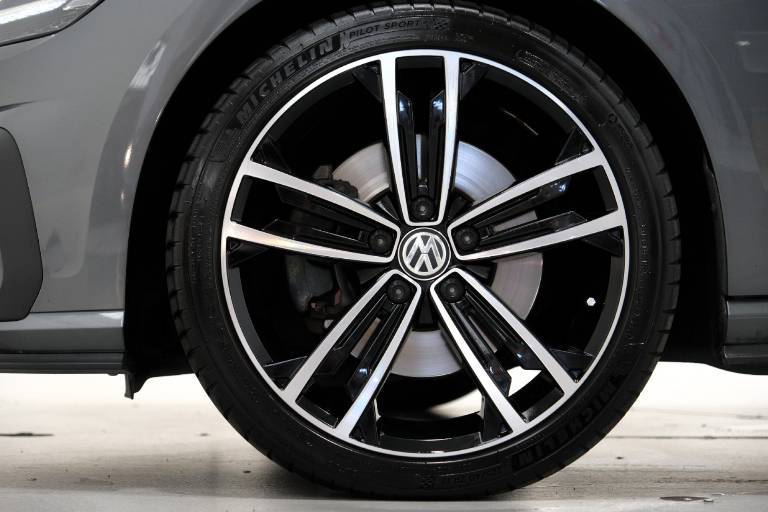 VOLKSWAGEN Golf GTD 11
