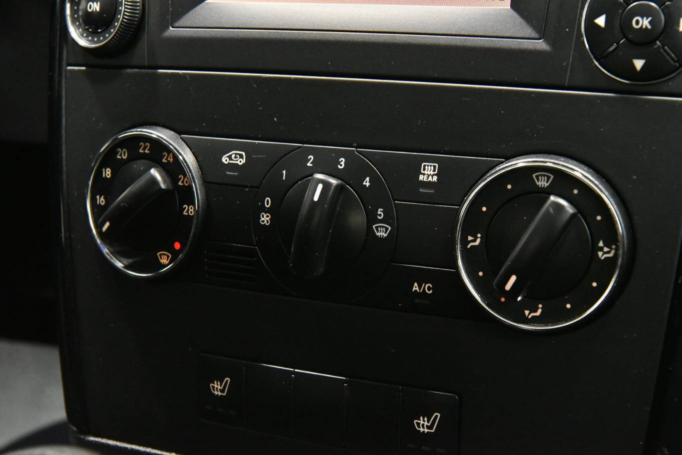 MERCEDES-BENZ A 160 23