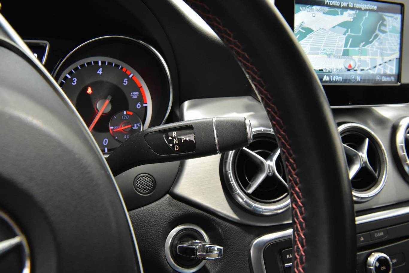 MERCEDES-BENZ CLA 200 26