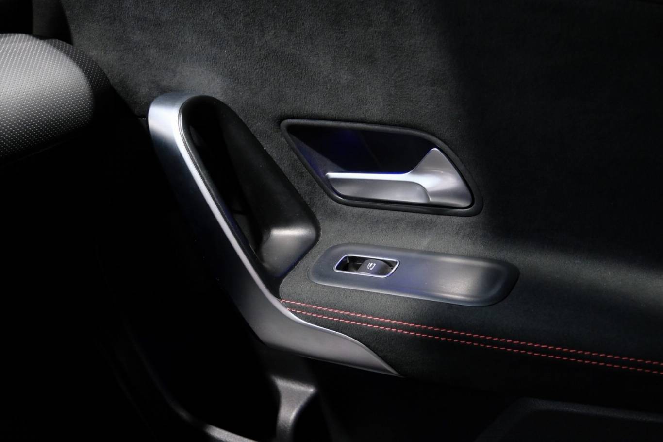 MERCEDES-BENZ A 200 39