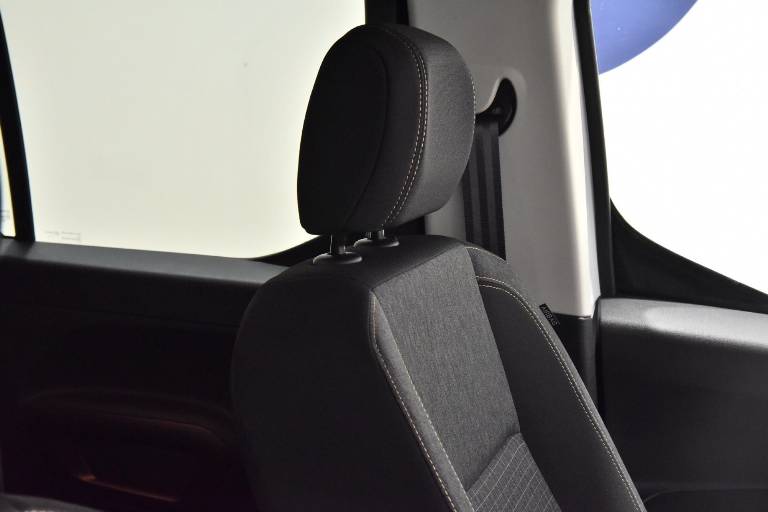 PEUGEOT Rifter 39