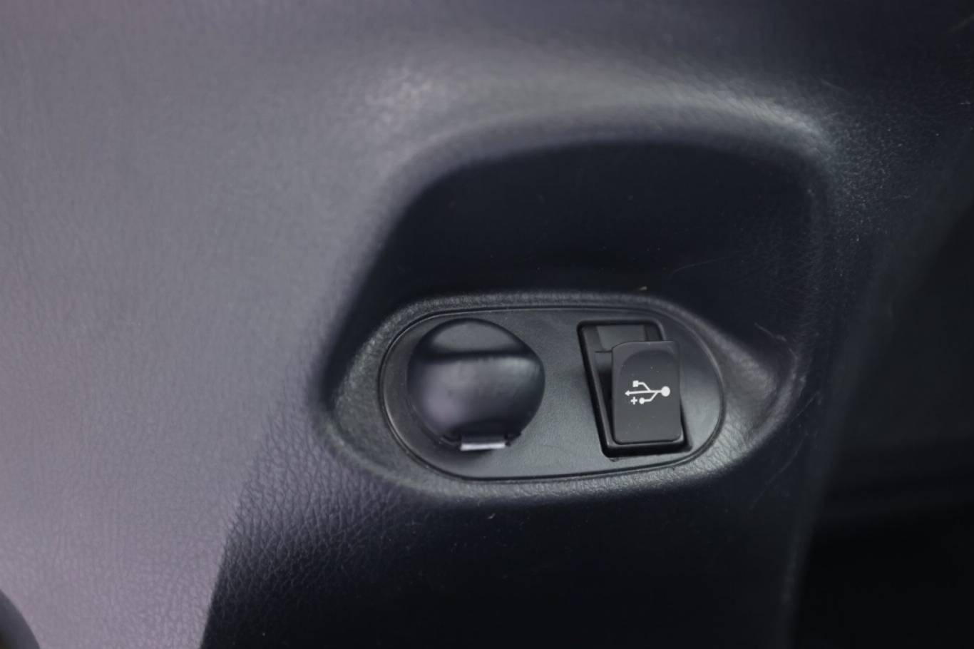 TOYOTA Yaris 27