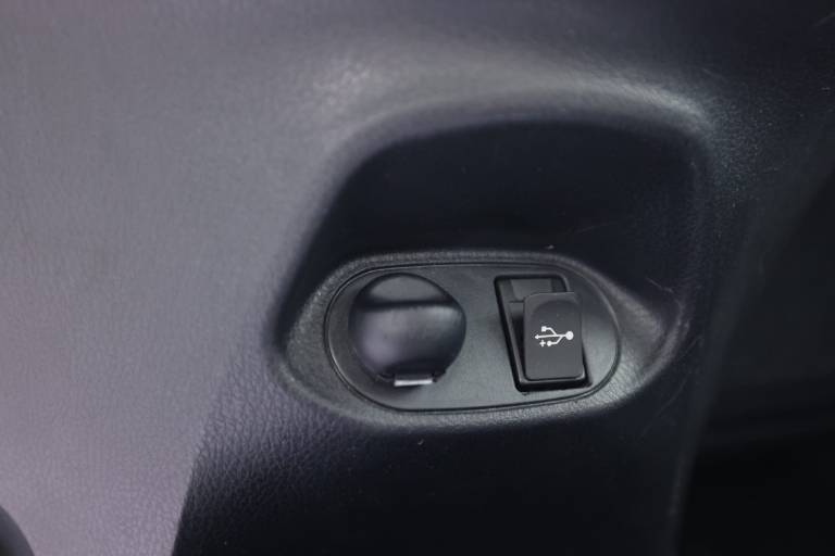 TOYOTA Yaris 27