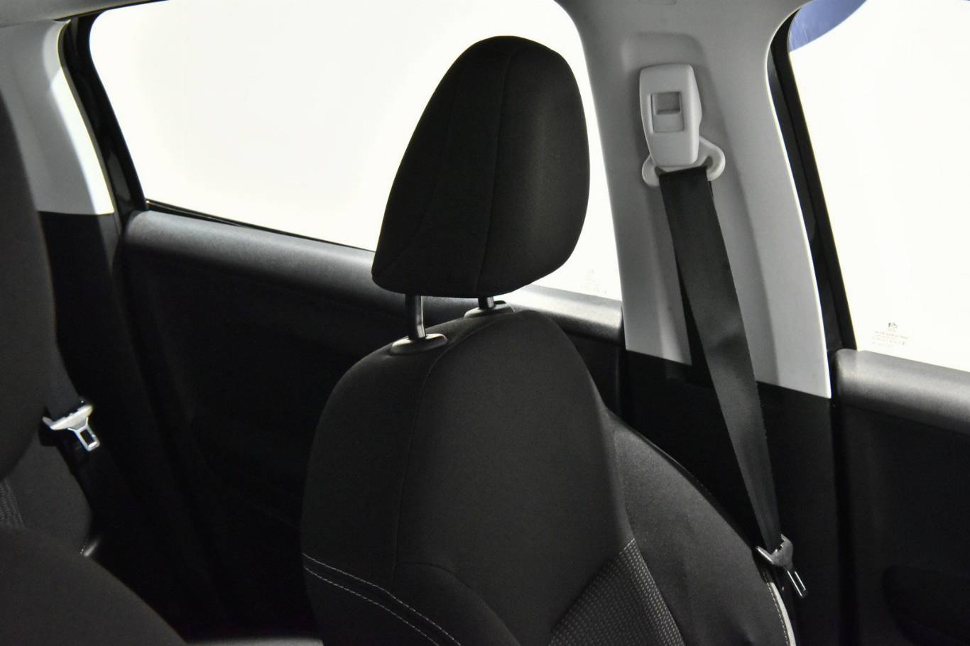PEUGEOT 208 28