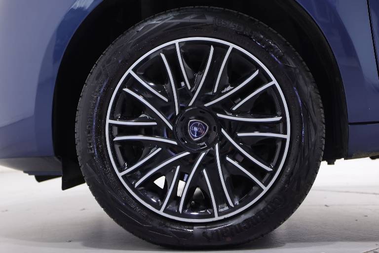 LANCIA Ypsilon 9