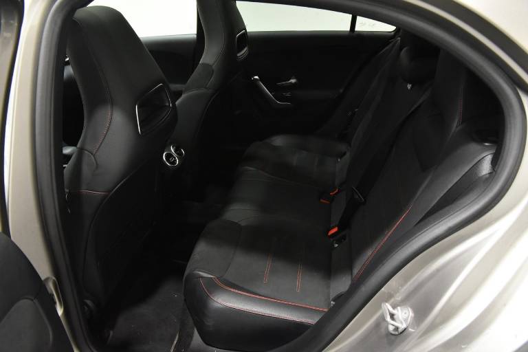 MERCEDES-BENZ A 250 20
