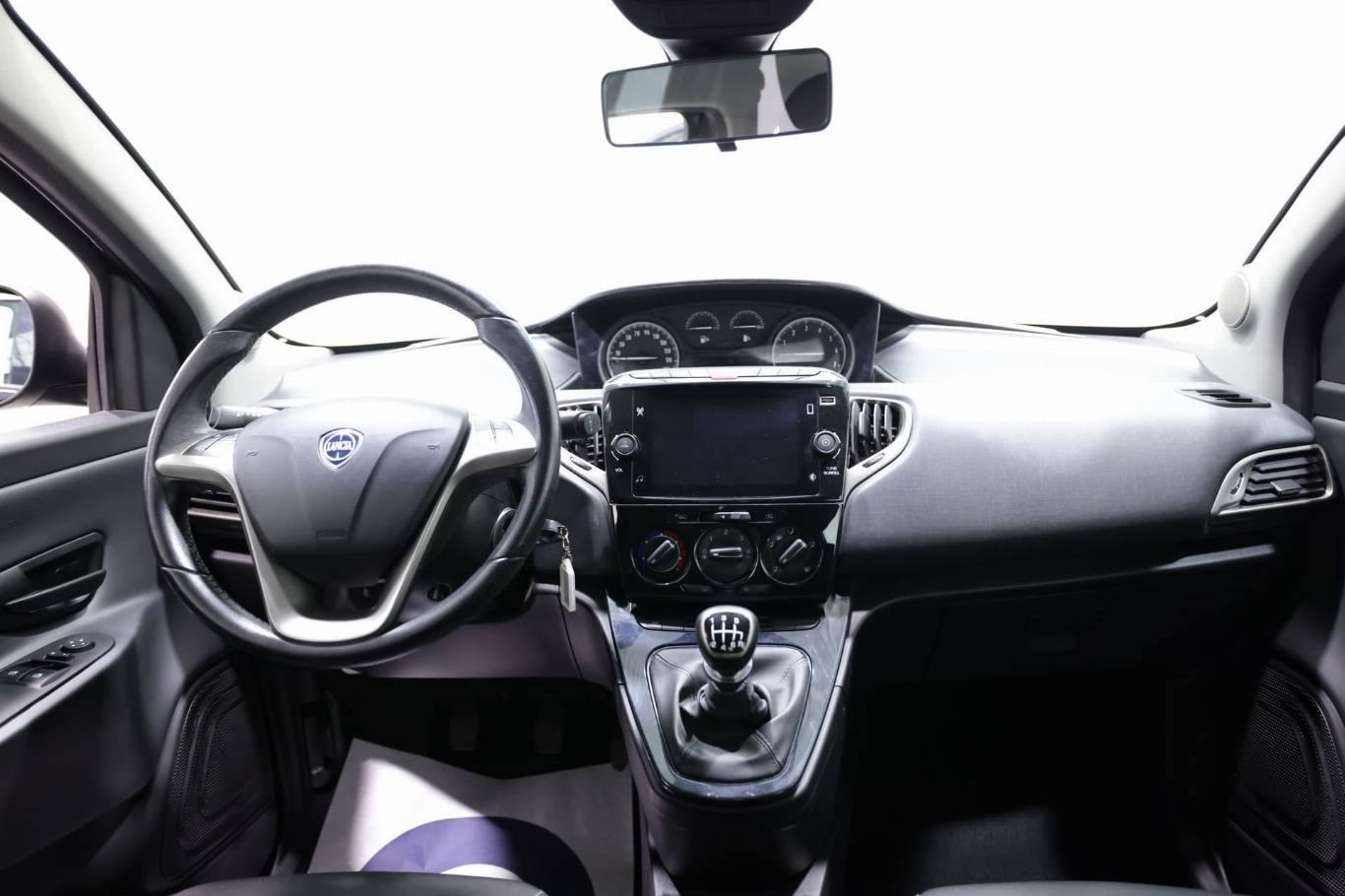 LANCIA Ypsilon 30