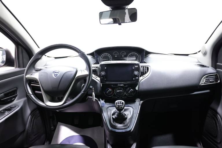 LANCIA Ypsilon 30