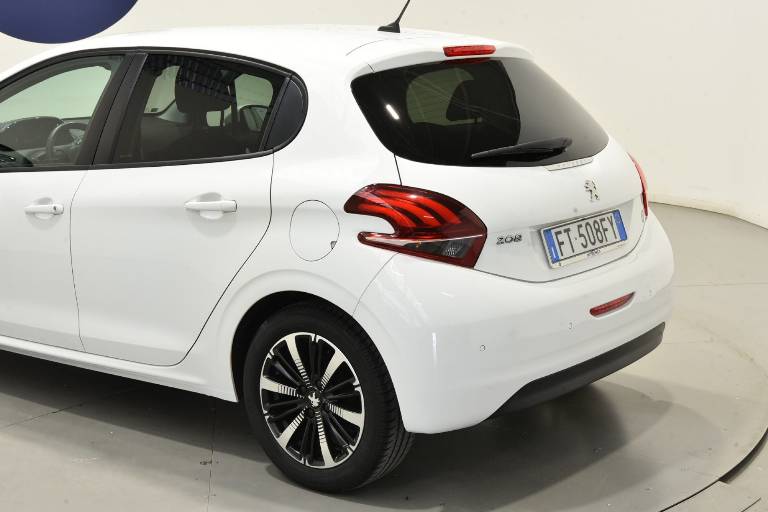 PEUGEOT 208 1.2 puretech 82cv 5 porte signature Usata a Brescia - AUTOUNICA