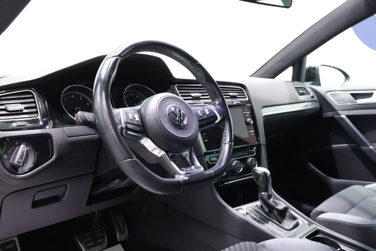 VOLKSWAGEN Golf 5