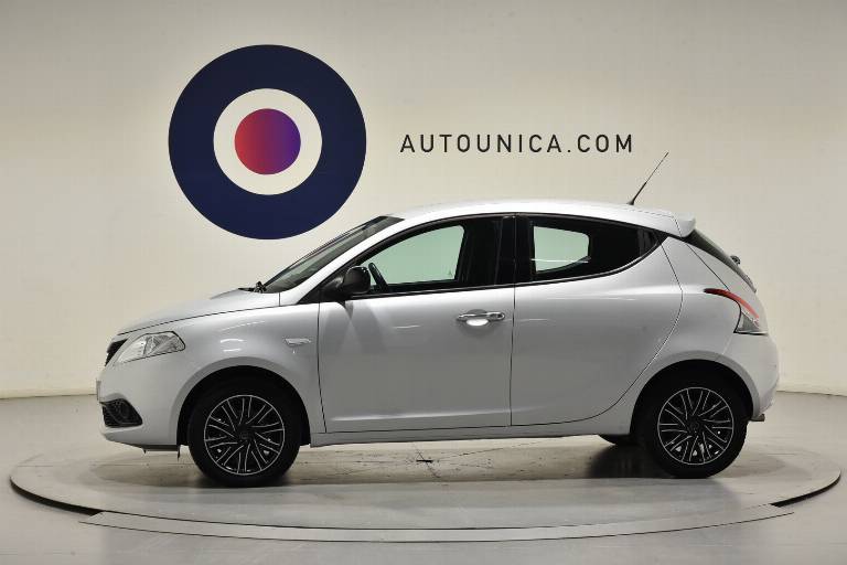 LANCIA Ypsilon 32
