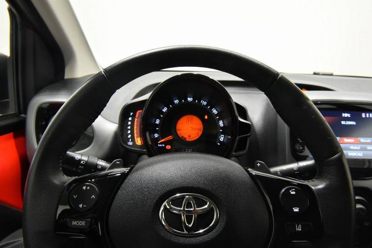 TOYOTA Aygo 9