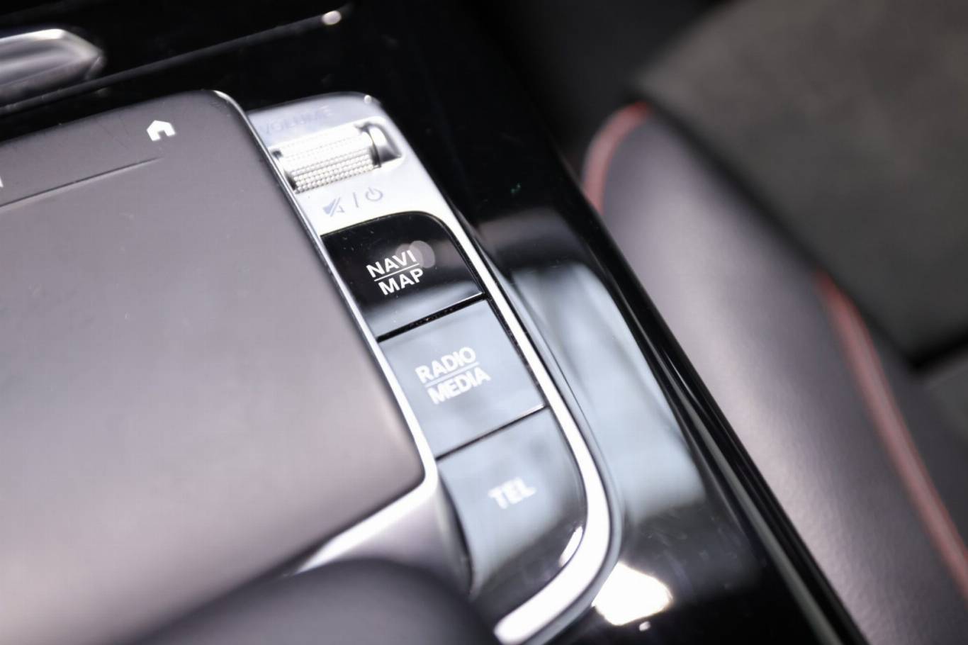 MERCEDES-BENZ A 200 35