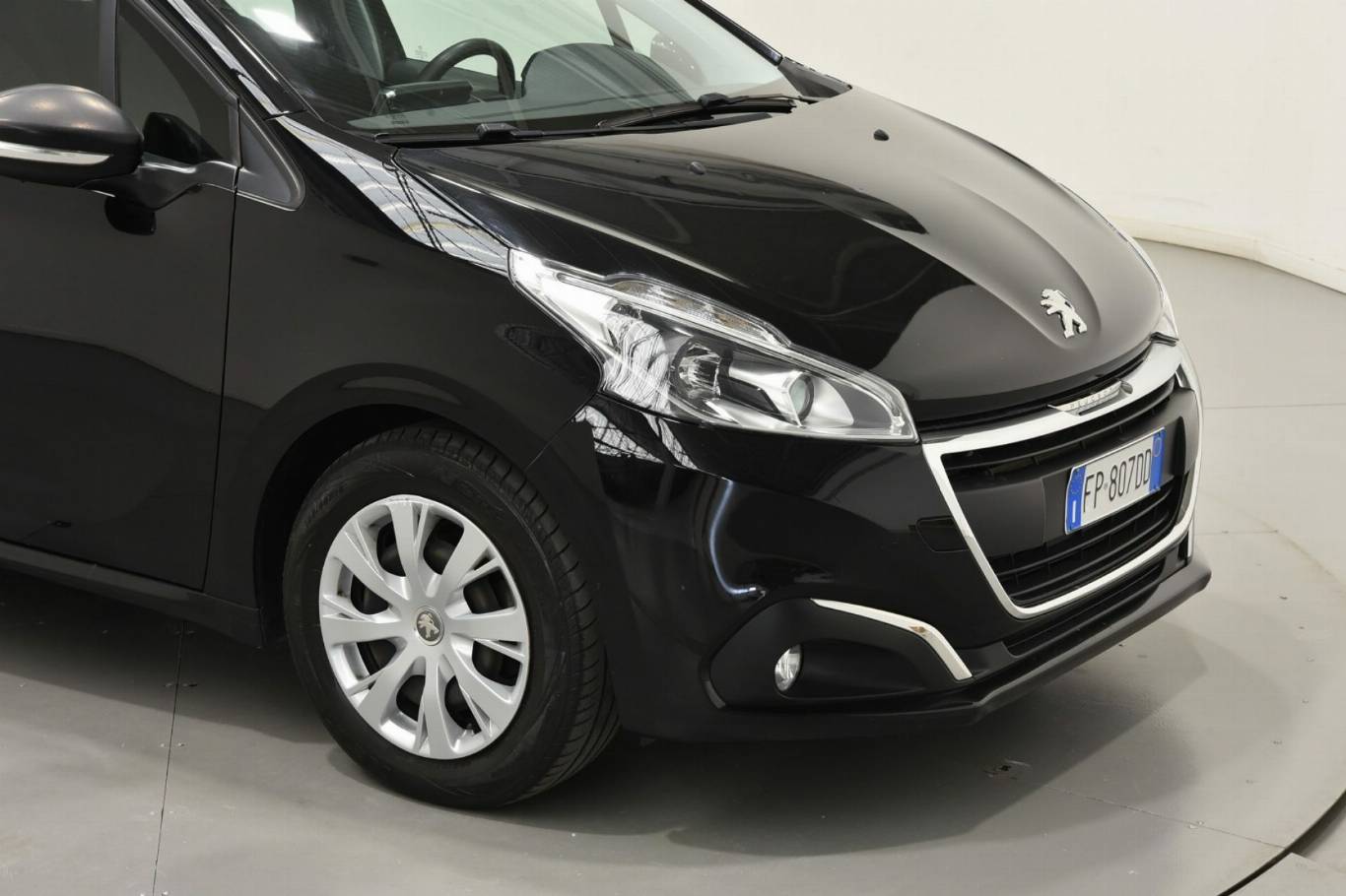 PEUGEOT 208 16