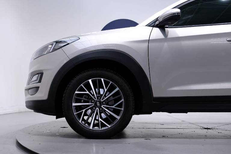 HYUNDAI Tucson 12