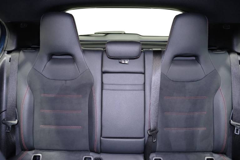 MERCEDES-BENZ A 180 37