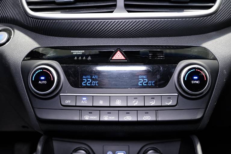 HYUNDAI Tucson 25