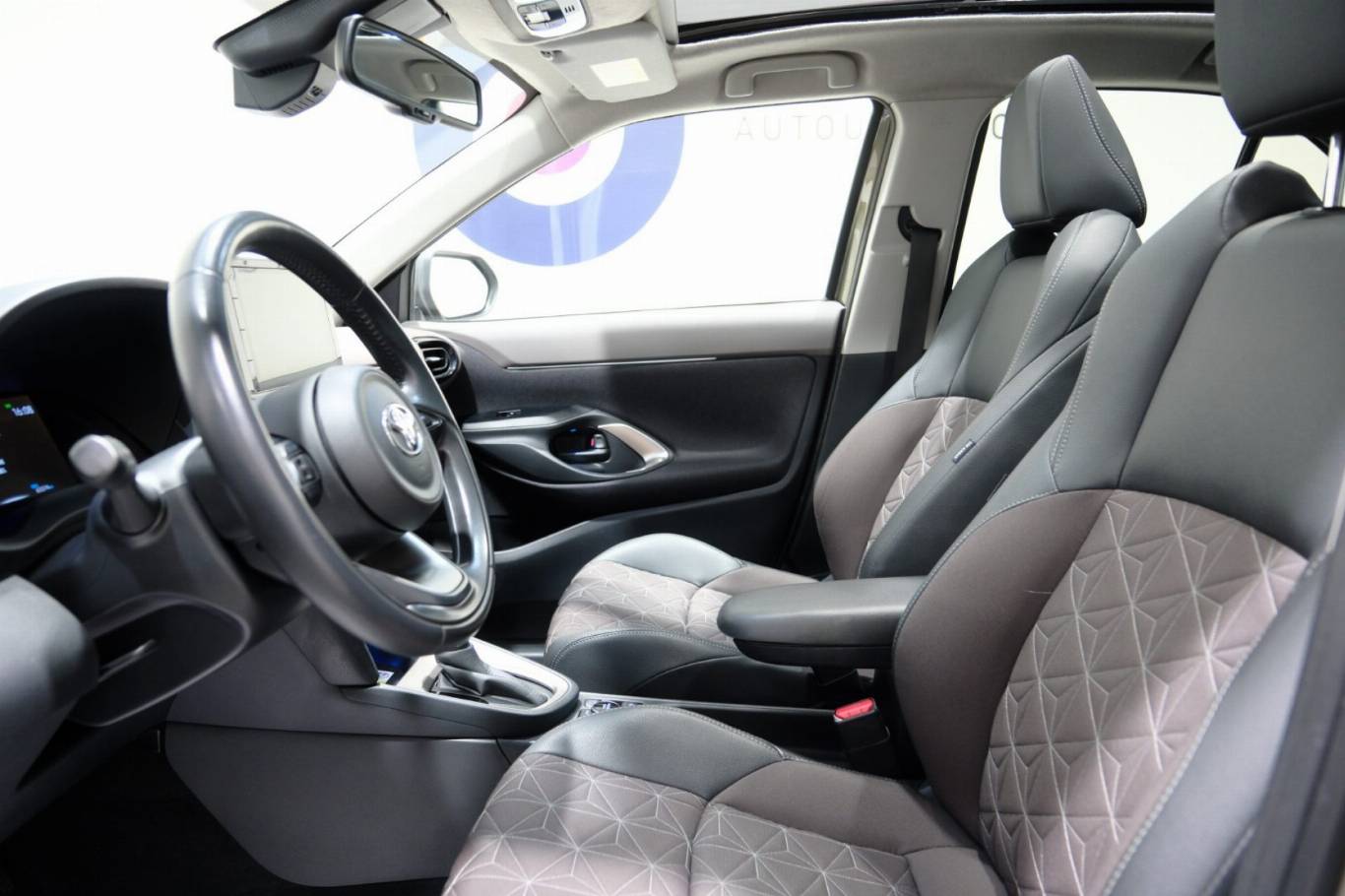 TOYOTA Yaris Cross 20