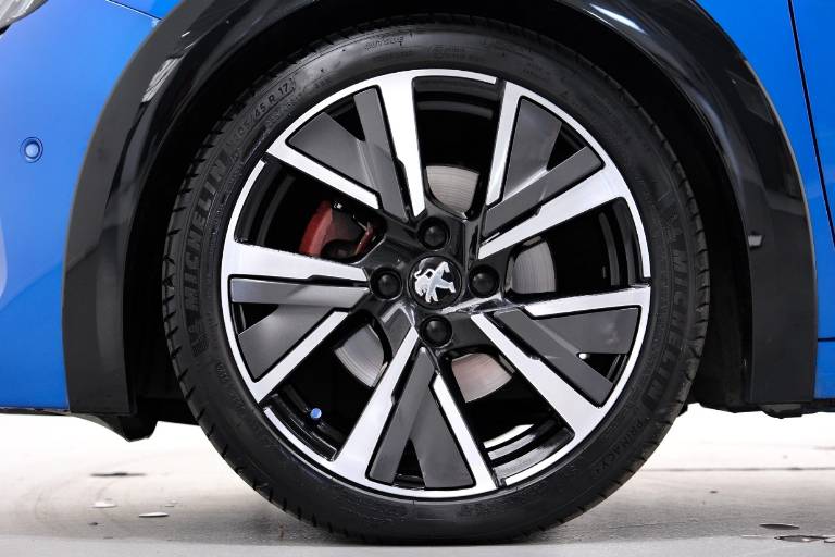 PEUGEOT 208 15