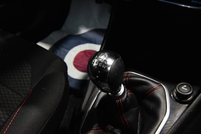 FORD Fiesta 38