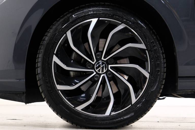 VOLKSWAGEN Golf Variant 13