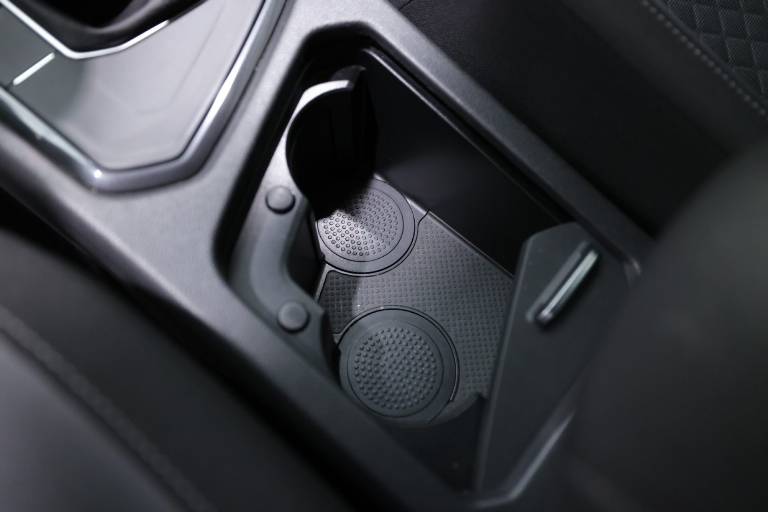 VOLKSWAGEN Tiguan 37