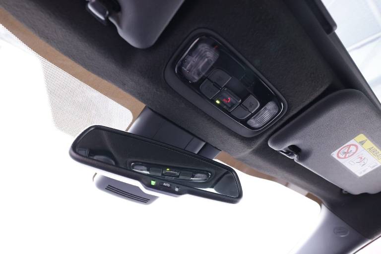 TOYOTA Yaris 32