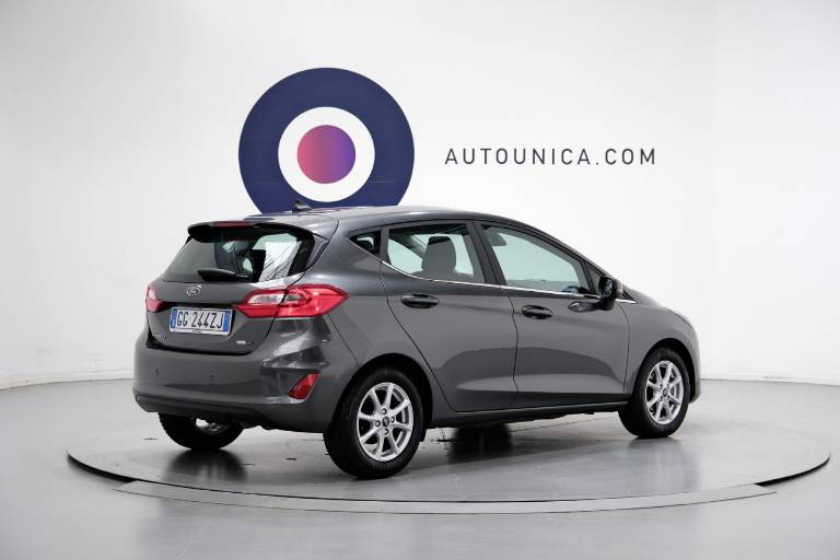 FORD Fiesta 15