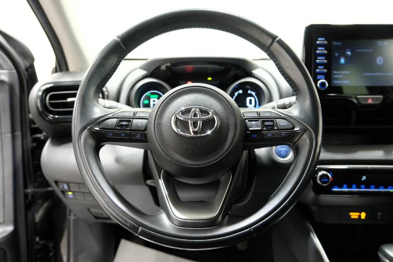 TOYOTA Yaris 7