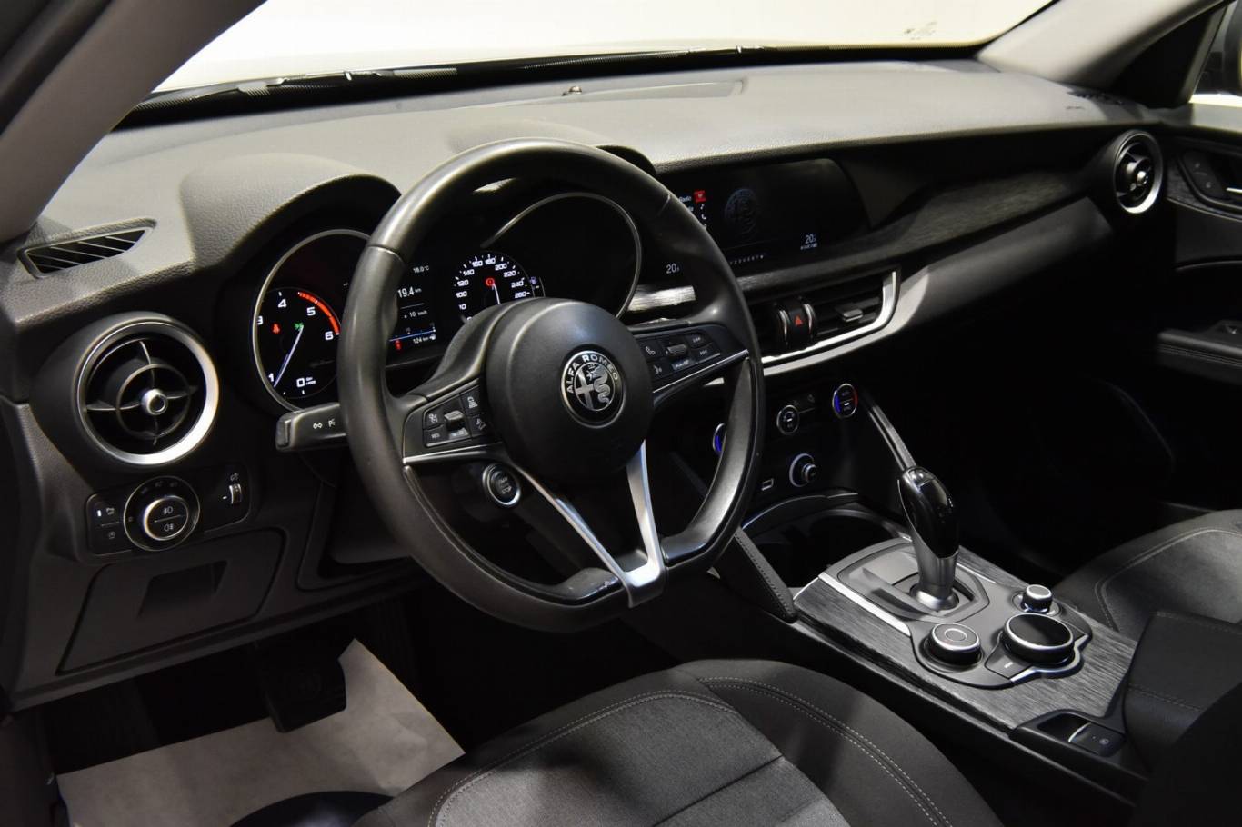 ALFA ROMEO Stelvio 2