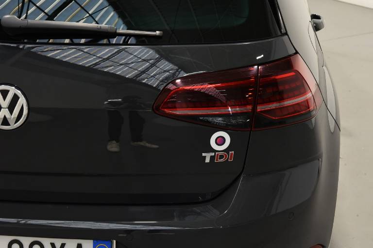 VOLKSWAGEN Golf 19