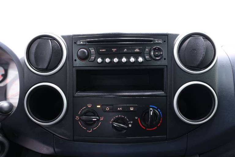 PEUGEOT Partner 24