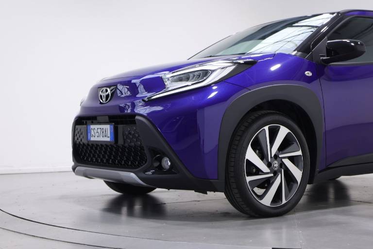TOYOTA Aygo X 10