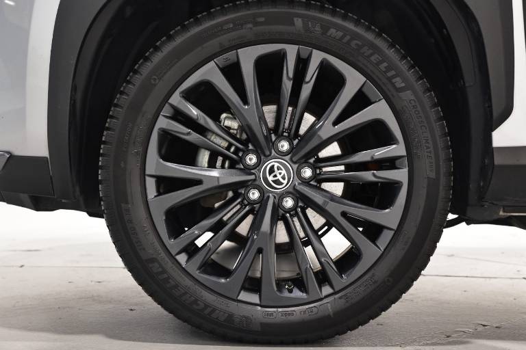 TOYOTA Yaris Cross 10