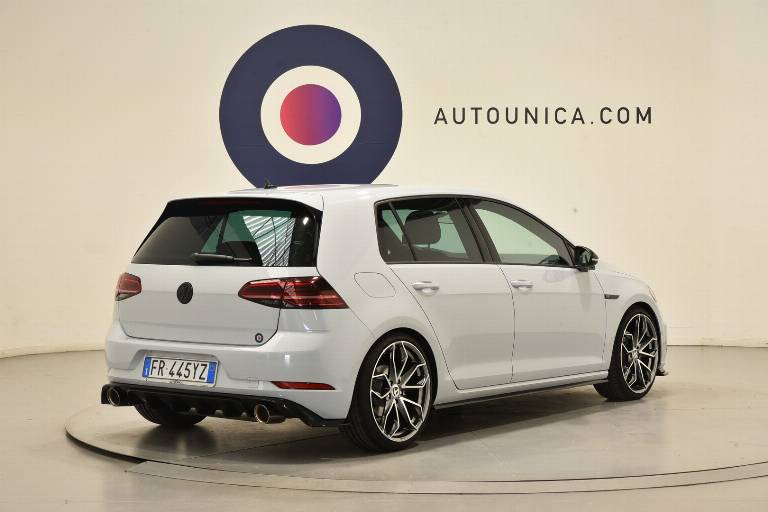 VOLKSWAGEN Golf 30