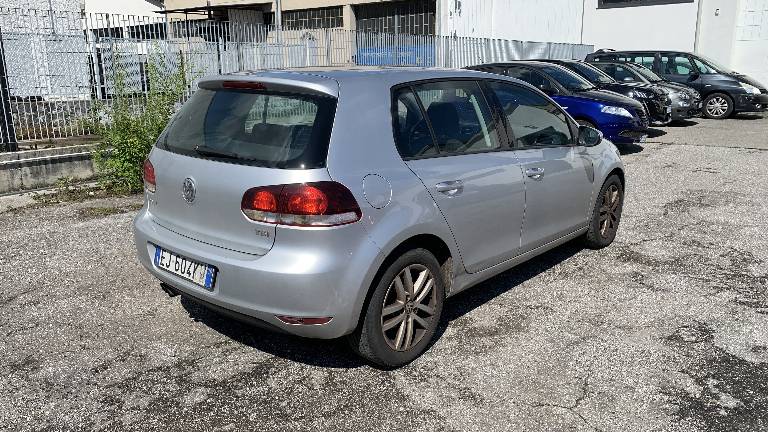 VOLKSWAGEN Golf 5