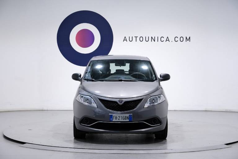 LANCIA Ypsilon 2