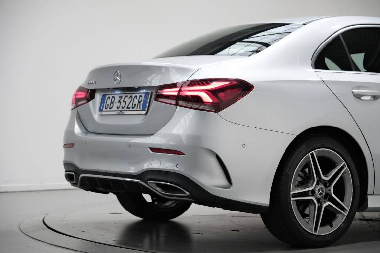 MERCEDES-BENZ A 180 15