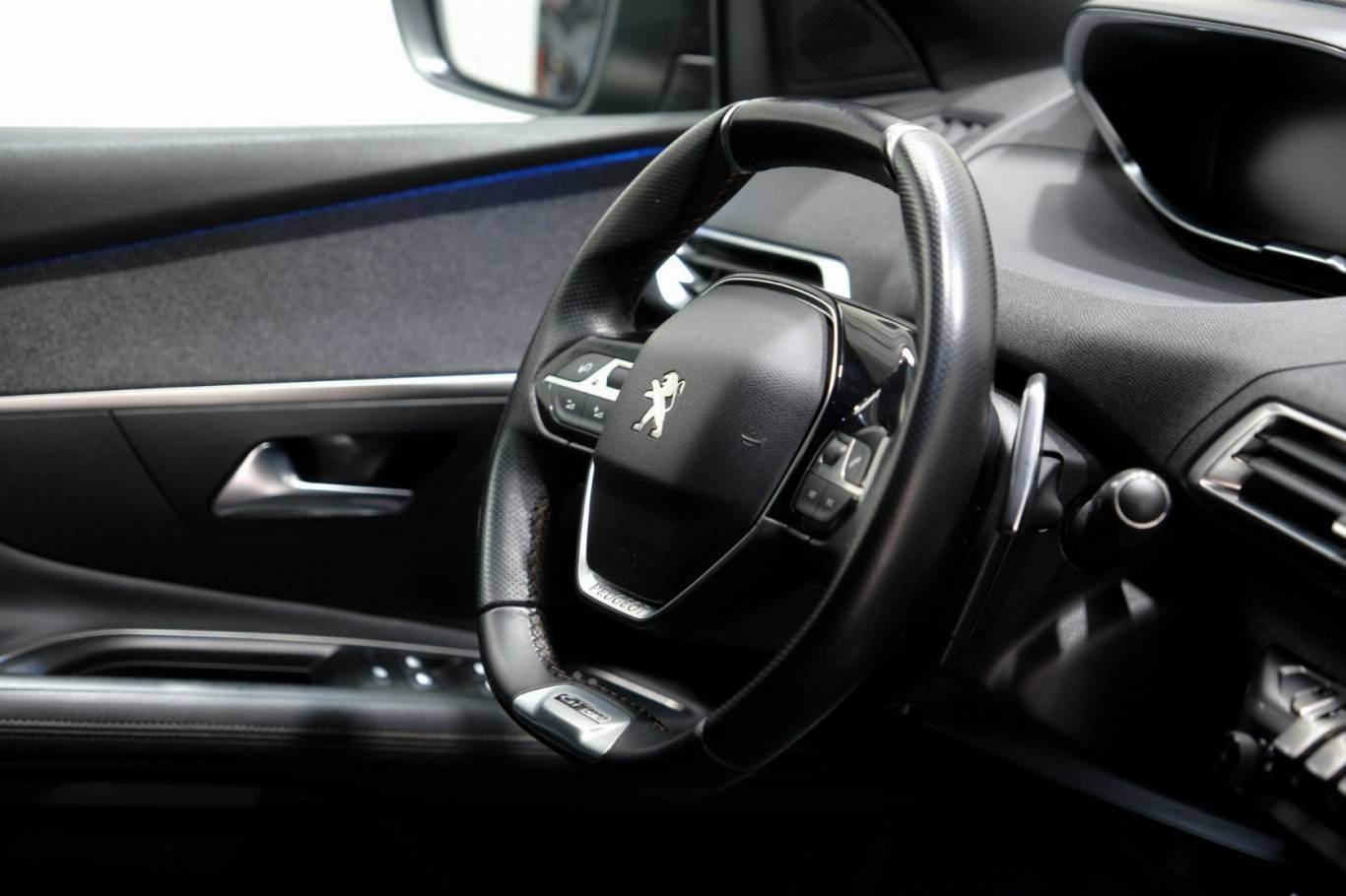 PEUGEOT 3008 61