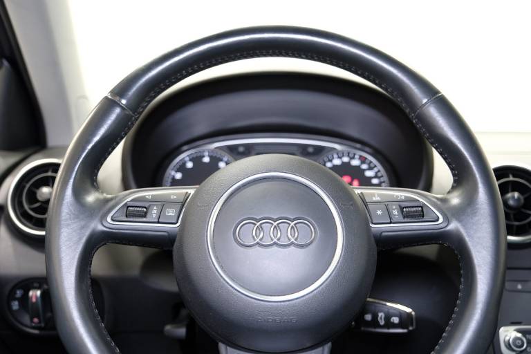 AUDI A1 7