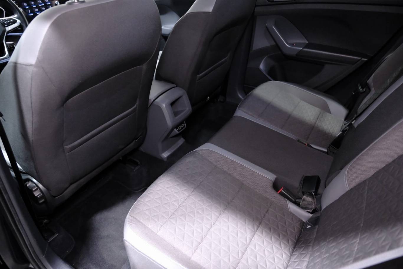 VOLKSWAGEN T-Cross 38