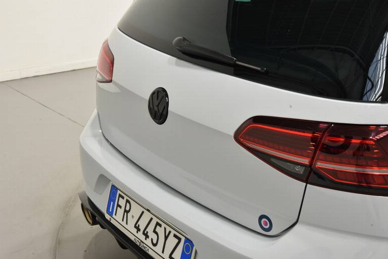 VOLKSWAGEN Golf 52