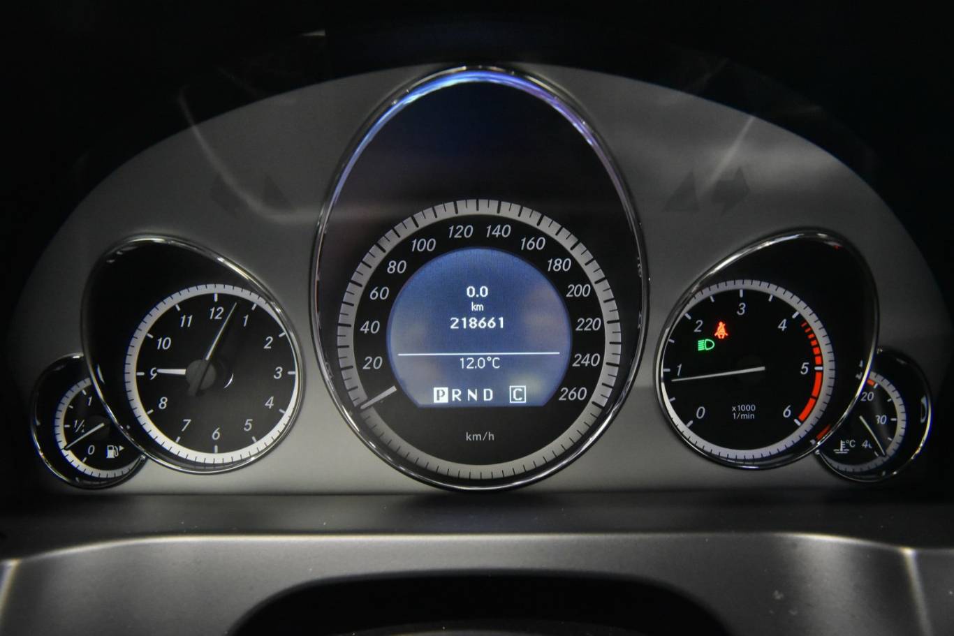 MERCEDES-BENZ E 220 41